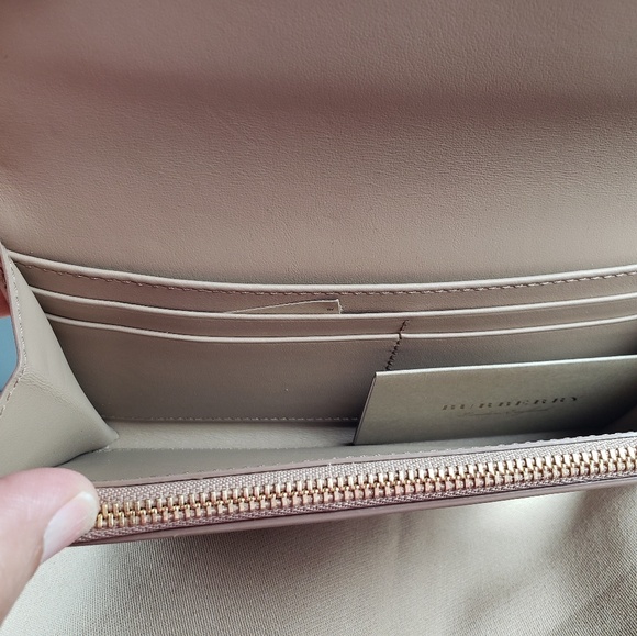 New Burberry wallet - Picture 3 of 5
